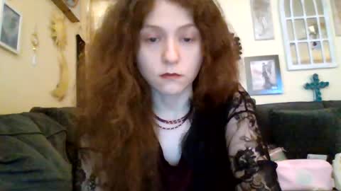 Snapshot of queencrimsonlvx chatting on 30, 7, 2026 queencrimsonlvx online show from 30, 7, 2026