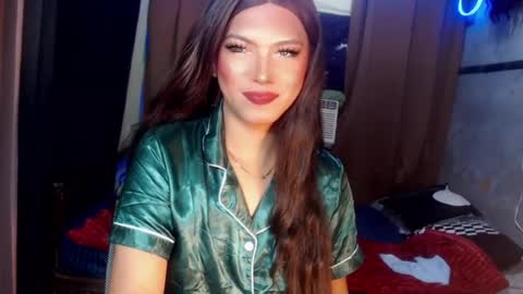 Snapshot of queenfcker1st chatting on 29, 6, 2026 Be my property Sabrina online show from 29, 6, 2026