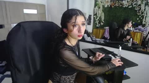 QUEENJEENN online show from 4, 1, 2025