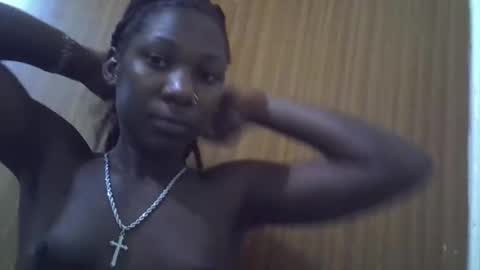 queenluiza199400 online show from 13, 4, 2026