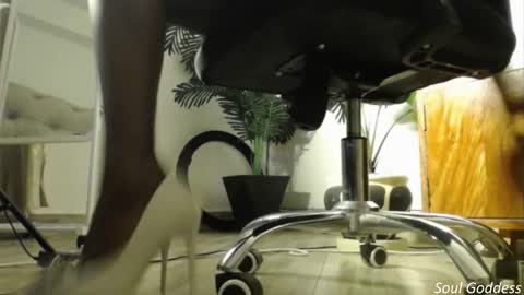 queenmaheliya online show from 4, 3, 2026