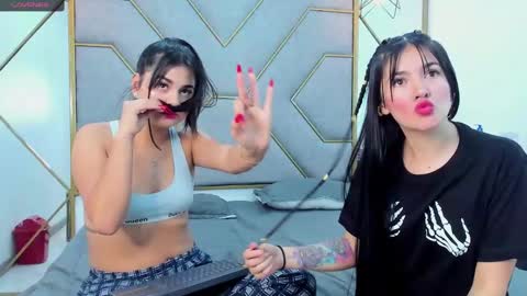 Snapshot of queenn24 chatting on 20, 12, 2024 EMILY online show from 20, 12, 2024