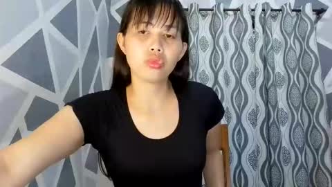 Snapshot of queennbbee chatting on 9, 6, 2026 queennbbee online show from 9, 6, 2026