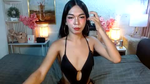 queennira online show from 20, 7, 2026