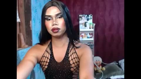 queenpinayebony_xx online show from 28, 3, 2026
