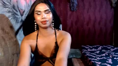 queenpinayebony_xx online show from 27, 6, 2026