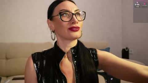 Snapshot of queenviktoria chatting on 15, 4, 2026 Viktoria online show from 15, 4, 2026