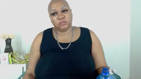 QUEENxJESSI online show from 13, 10, 2025