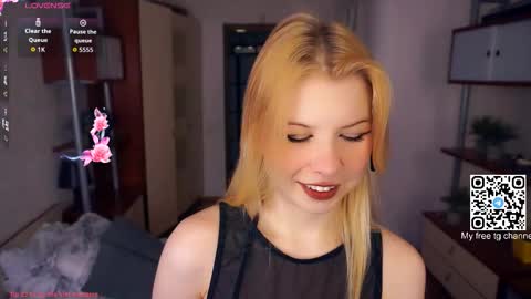 Snapshot of quennabrucker chatting on 19, 9, 2025 Tate online show from 19, 9, 2025