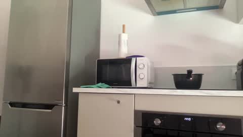 Quinnyelena online show from 20, 6, 2026