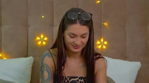 Snapshot of rachellsimpson chatting on 13, 1, 2025 RachellSimpson online show from 13, 1, 2025