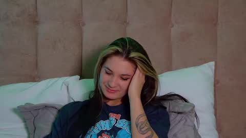 Snapshot of rachellsimpson chatting on 9, 3, 2025 RachellSimpson online show from 9, 3, 2025
