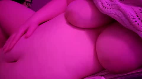 Snapshot of rachs_wardrobe chatting on 5, 2, 2026 rachs_wardrobe online show from 5, 2, 2026