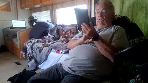 Snapshot of radiomantim chatting on 28, 4, 2026 Radioman for fun online show from 28, 4, 2026