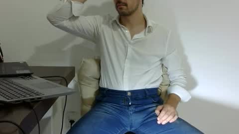 Snapshot of rafaelssk chatting on 16, 1, 2026 elenacam online show from 16, 1, 2026