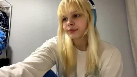 Snapshot of raguellipscombe chatting on 12, 4, 2026 Eshly online show from 12, 4, 2026