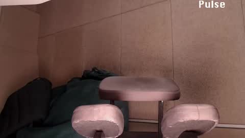 Rainbow James  online show from 9, 2, 2025