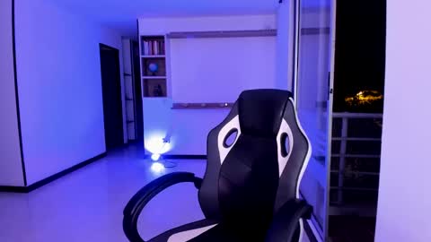 Jennyindependent model . online show from 19, 1, 2025