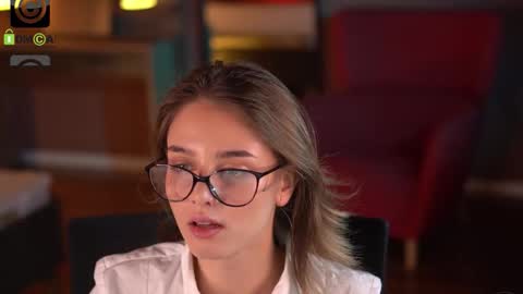 Snapshot of raisadoll chatting on 20, 10, 2025 Raisa online show from 20, 10, 2025