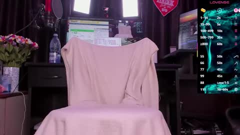 Laura online show from 15, 12, 2025