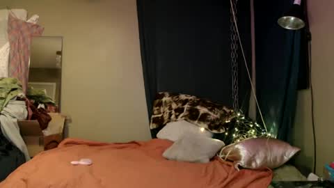 Snapshot of ramonaquinn chatting on 27, 2, 2025 RAMONA Q online show from 27, 2, 2025