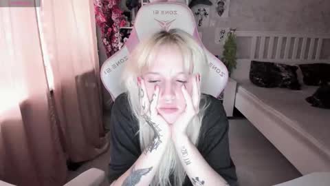 Snapshot of rapunzel_cute chatting on 13, 9, 2025 Rapunzel online show from 13, 9, 2025