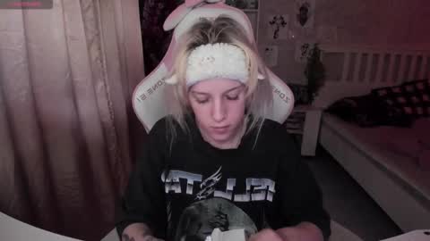 Snapshot of rapunzel_cute chatting on 11, 11, 2025 Rapunzel online show from 11, 11, 2025