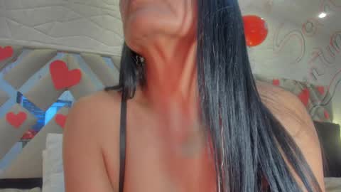 Raquel Moore  online show from 15, 2, 2025