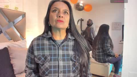 Raquel Moore  online show from 20, 10, 2025