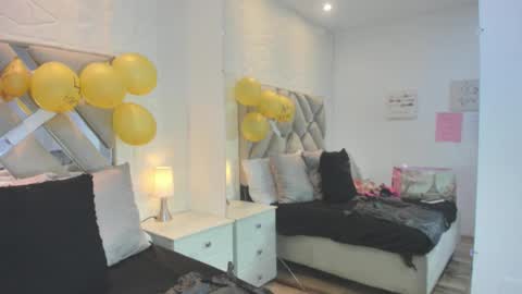 Raquel Moore  online show from 8, 1, 2026