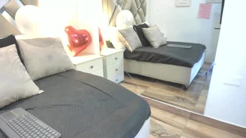 Raquel Moore  online show from 21, 2, 2026