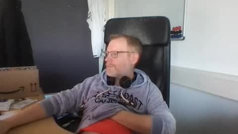 Raunchy me online show from 15, 12, 2025