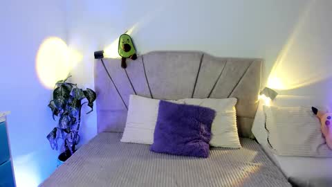 ravencollen online show from 11, 11, 2025