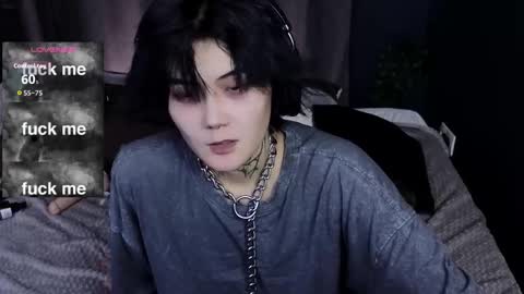 Snapshot of ravens_nest_ chatting on 8, 10, 2025 Raven online show from 8, 10, 2025