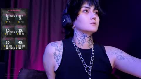 Snapshot of ravens_nest_ chatting on 20, 10, 2025 Raven online show from 20, 10, 2025