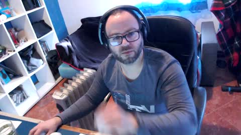 Snapshot of ravingr3d3 chatting on 4, 2, 2025 ravingr3d3 online show from 4, 2, 2025