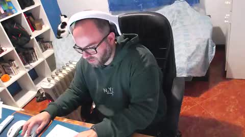 ravingr3d3 online show from 16, 2, 2026