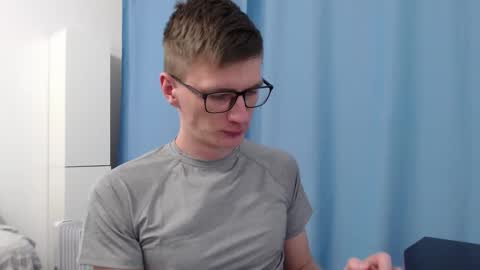 Snapshot of ray_booy chatting on 27, 11, 2025 Ray Booy online show from 27, 11, 2025