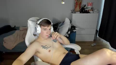 Snapshot of ray_hill chatting on 19, 9, 2025 Ray online show from 19, 9, 2025