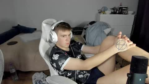 Snapshot of ray_hill chatting on 3, 10, 2025 Ray online show from 3, 10, 2025