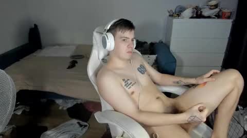 Snapshot of ray_hill chatting on 23, 10, 2025 Ray online show from 23, 10, 2025