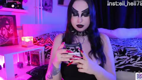 Snapshot of razor_claw chatting on 28, 11, 2025 My kittensIm on vacation until July 25th. You can join the fan club free content online show from 28, 11, 2025