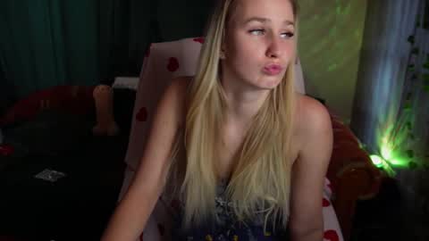 Snapshot of realmiagold chatting on 5, 3, 2025 IG realmiagold online show from 5, 3, 2025