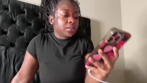 Snapshot of realplaygirll chatting on 6, 1, 2026 amourmyway online show from 6, 1, 2026