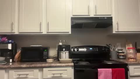 Preston  Stella online show from 5, 2, 2025