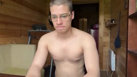 Snapshot of realsupermichael chatting on 16, 5, 2026 AliceEve online show from 16, 5, 2026