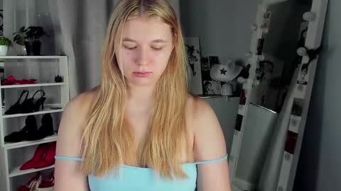 rebecca_____ online show from 25, 11, 2025