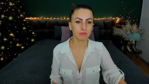 Snapshot of rebecca_diamonds chatting on 5, 1, 2025 rebecca_diamonds online show from 5, 1, 2025