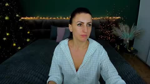 Snapshot of rebecca_diamonds chatting on 8, 1, 2025 rebecca_diamonds online show from 8, 1, 2025