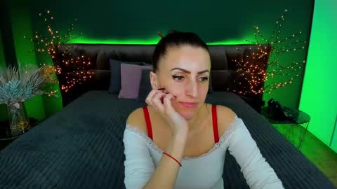 Snapshot of rebecca_diamonds chatting on 26, 1, 2025 rebecca_diamonds online show from 26, 1, 2025